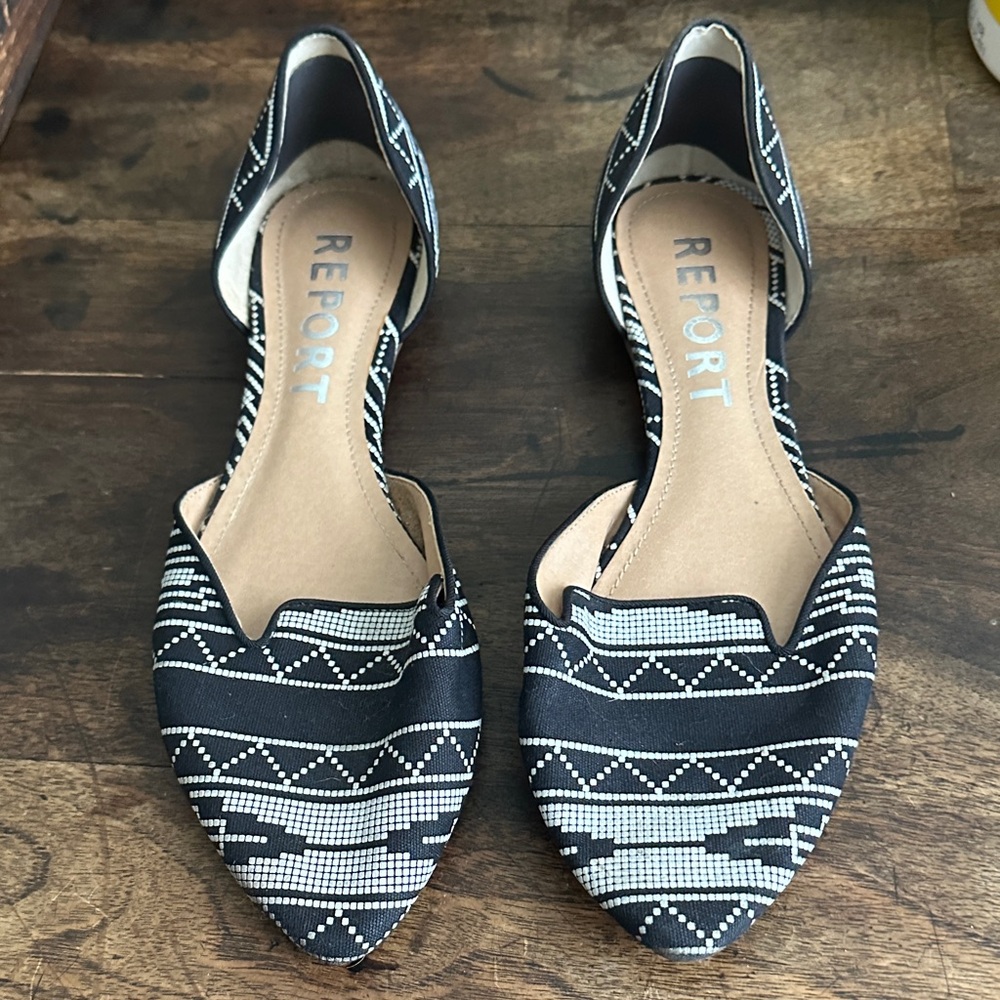 Report Geometric Black and White Flats